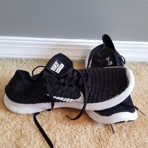 Nike Free RN Flyknit Sneakers